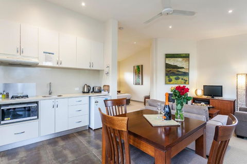 Aireys Inlet Getaway - Dalby Accommodation 1