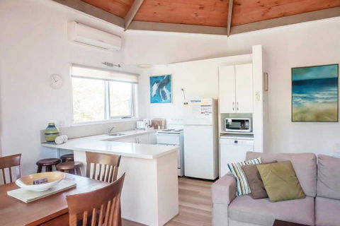 Aireys Inlet Getaway - Dalby Accommodation 2