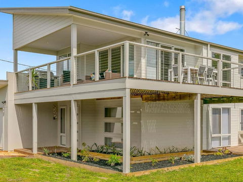 All Decked Out - Dalby Accommodation 0