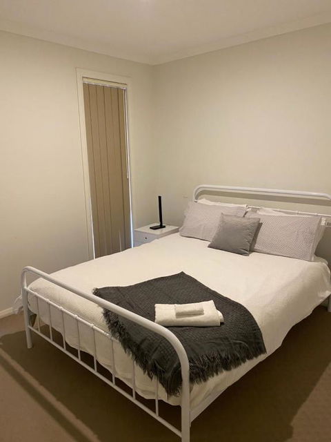 An Executive 3 Bedroom New House, All To Yourself - Dalby Accommodation 3