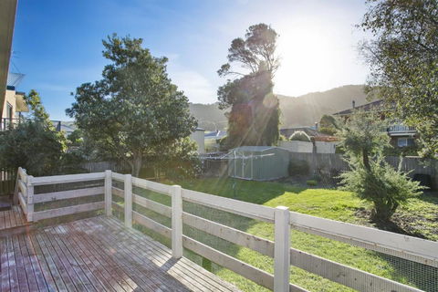 Apollo Bay People N Paws - Dalby Accommodation 4