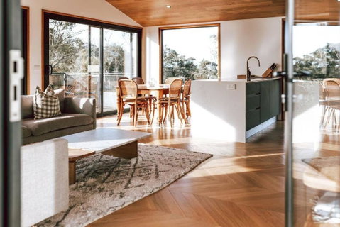 B E R T I E - Central Bicheno - Dalby Accommodation 0