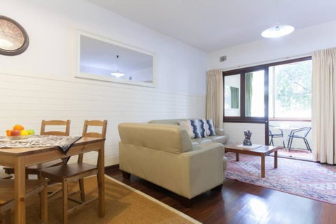 B2 Crawley Apartment 1 BRM & Sleepout Near UWA - Dalby Accommodation 1