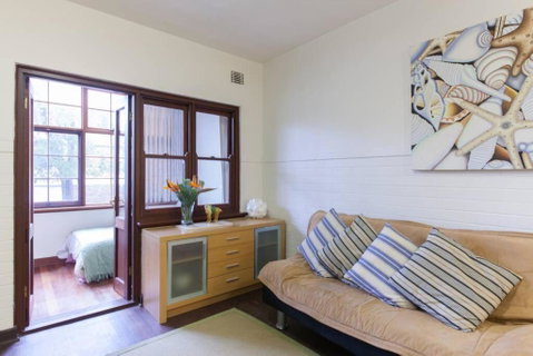 B3 Crawley Apartment 1 BRM & Sleepout Near UWA - Dalby Accommodation 3