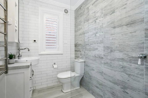 BALO1 - The Esplanade - Mosman - Dalby Accommodation 1
