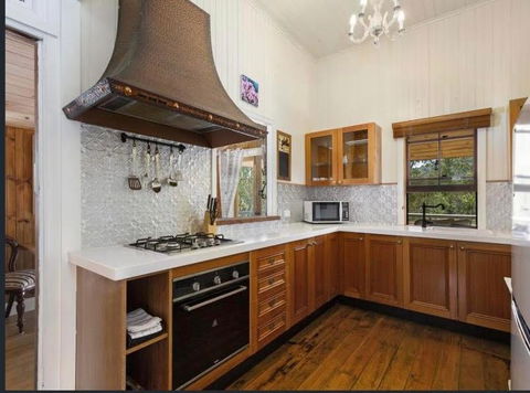 Barney Creek Vineyard Cottages - Dalby Accommodation 1