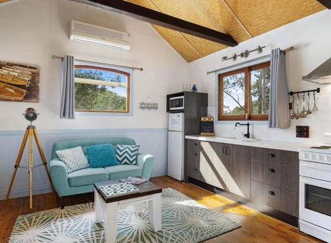 Barney Creek Vineyard Cottages - Dalby Accommodation 2