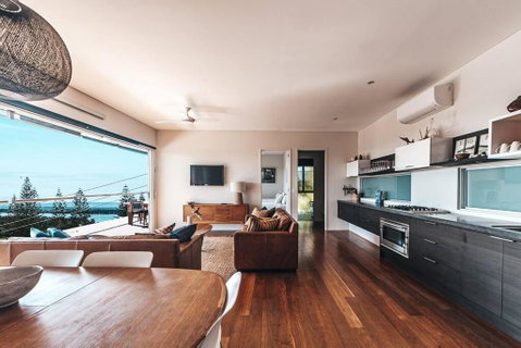 BAY PROPERTIES . The Big Chill - Dalby Accommodation 0