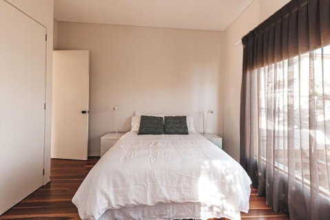 BAY PROPERTIES . The Big Chill - Dalby Accommodation 4