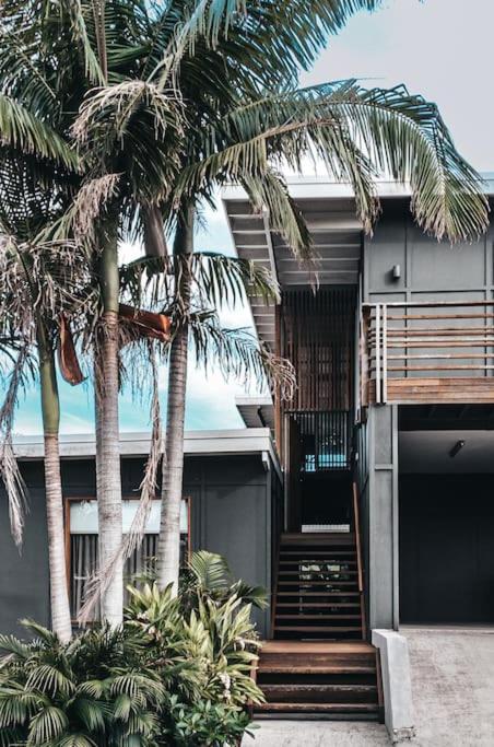 BAY PROPERTIES . The Big Chill - Dalby Accommodation 2