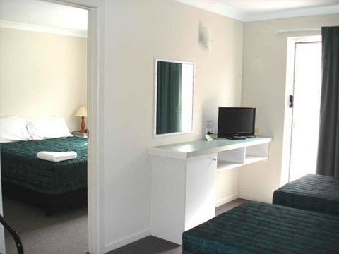 Southport Motel & Apartments - Dalby Accommodation 23