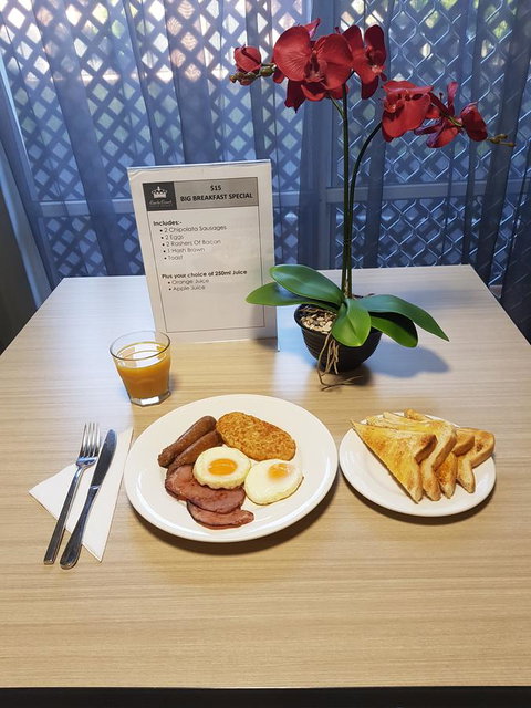 Southport Motel & Apartments - Dalby Accommodation 6