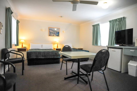Southport Motel & Apartments - Dalby Accommodation 21