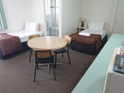 Southport Motel & Apartments - Dalby Accommodation 16