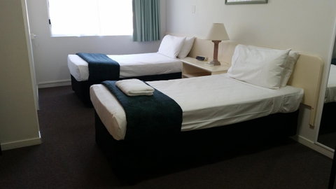 Southport Motel & Apartments - Dalby Accommodation 17