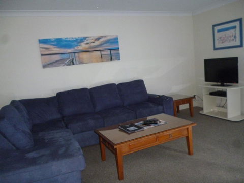 Le Lavandou Holiday Apartments - Dalby Accommodation 7