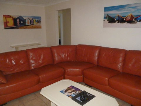 Le Lavandou Holiday Apartments - Dalby Accommodation 8
