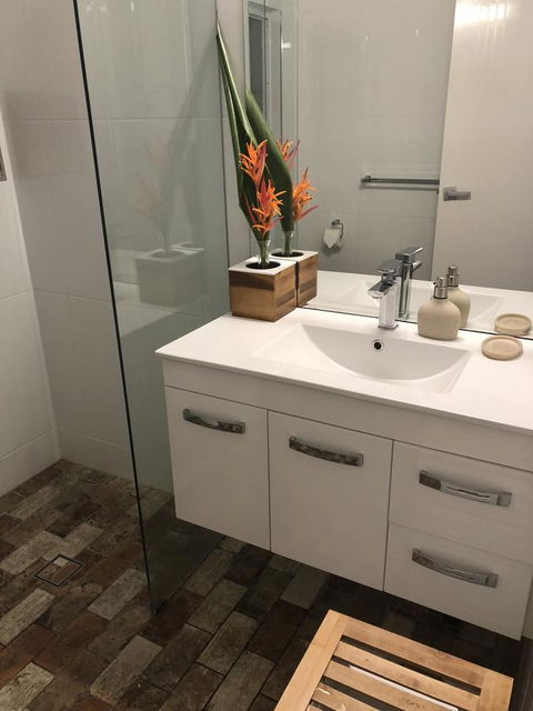 Cairns Beach House Our Oasis - Dalby Accommodation 28