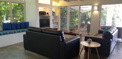 Cairns Beach House Our Oasis - Dalby Accommodation 13