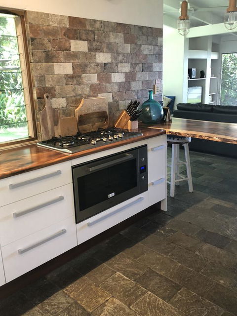 Cairns Beach House Our Oasis - Dalby Accommodation 11