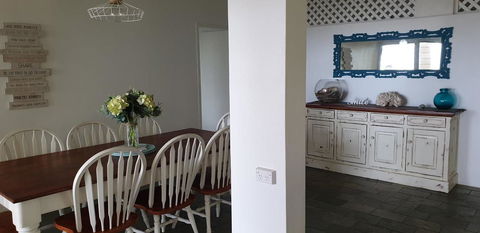 Cairns Beach House Our Oasis - Dalby Accommodation 15