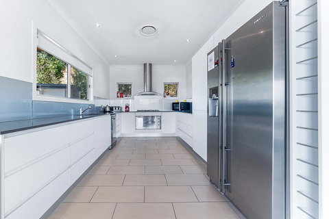 Viewpoint Holiday Home - Cannonvale - Dalby Accommodation 6