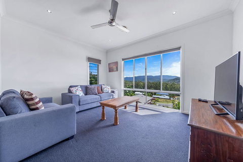 Viewpoint Holiday Home - Cannonvale - Dalby Accommodation 8