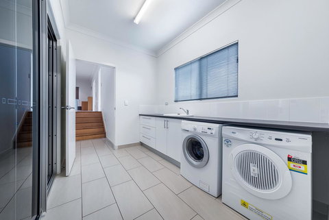 Viewpoint Holiday Home - Cannonvale - Dalby Accommodation 16