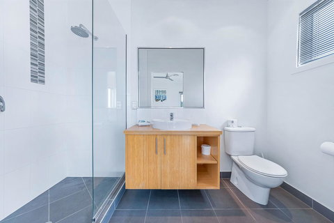 Viewpoint Holiday Home - Cannonvale - Dalby Accommodation 15