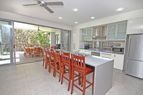 48 Boardrider Crescent, Mt Coolum - Pet Friendly, WiFi, Linen Incl. 500 BOND - Dalby Accommodation 2
