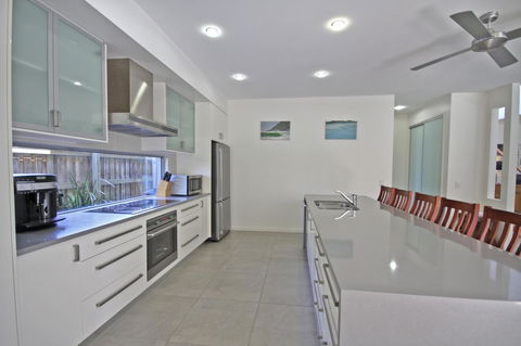 48 Boardrider Crescent, Mt Coolum - Pet Friendly, WiFi, Linen Incl. 500 BOND - Dalby Accommodation 3