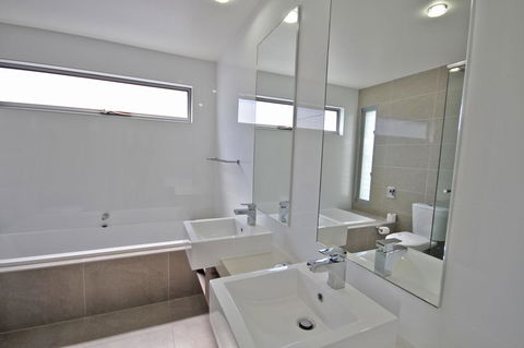 48 Boardrider Crescent, Mt Coolum - Pet Friendly, WiFi, Linen Incl. 500 BOND - Dalby Accommodation 8