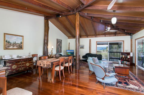 Daintree Manor B&B - Dalby Accommodation 24