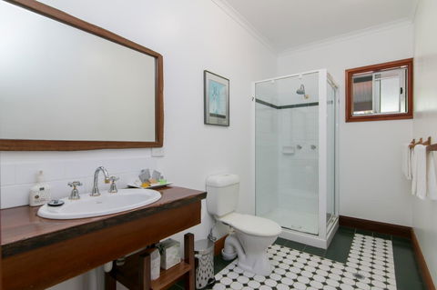 Daintree Manor B&B - Dalby Accommodation 22