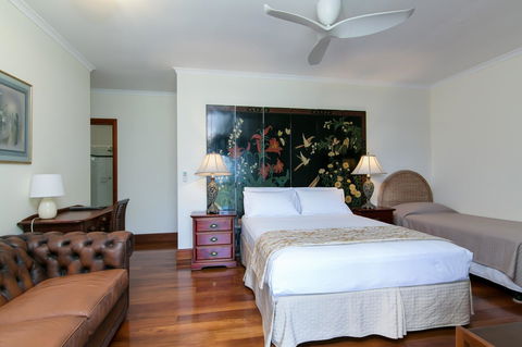 Daintree Manor B&B - Dalby Accommodation 23