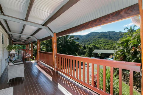 Daintree Manor B&B - Dalby Accommodation 20
