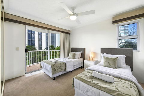 The Ritz Resort Heated Pool - Dalby Accommodation 9