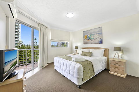 The Ritz Resort Heated Pool - Dalby Accommodation 12