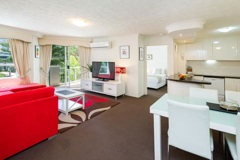 The Ritz Resort Heated Pool - Dalby Accommodation 3