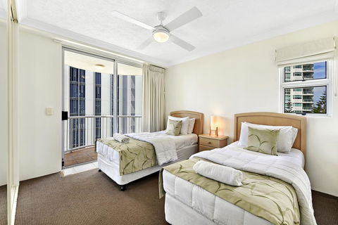 The Ritz Resort Heated Pool - Dalby Accommodation 11