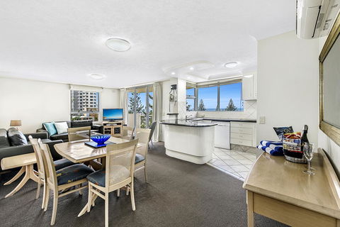 The Ritz Resort Heated Pool - Dalby Accommodation 14