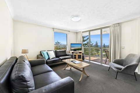 The Ritz Resort Heated Pool - Dalby Accommodation 2