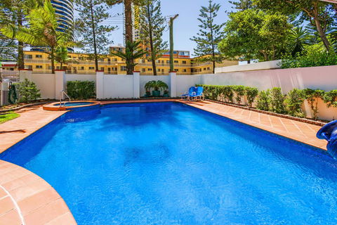 The Ritz Resort Heated Pool - Dalby Accommodation 27