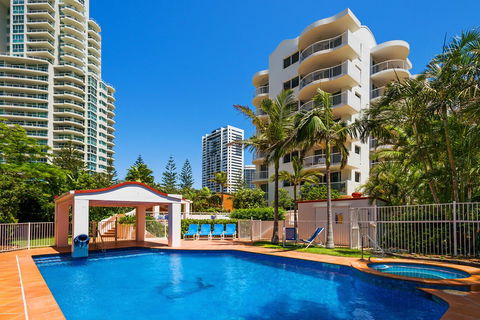 The Ritz Resort Heated Pool - Dalby Accommodation 1