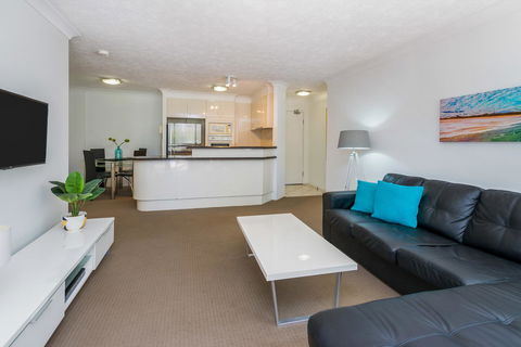 The Ritz Resort Heated Pool - Dalby Accommodation 10