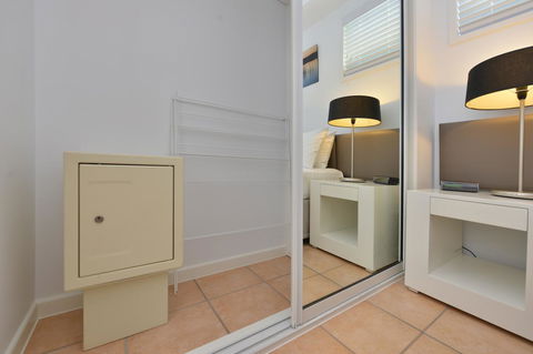Port Douglas Apartments - Adults Only Oasis - Dalby Accommodation 13