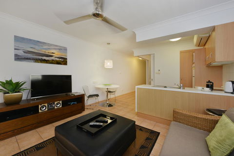 Port Douglas Apartments - Adults Only Oasis - Dalby Accommodation 23