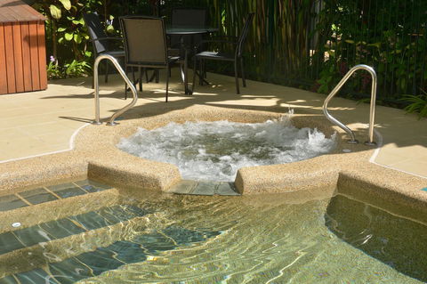 Port Douglas Apartments - Adults Only Oasis - Dalby Accommodation 17