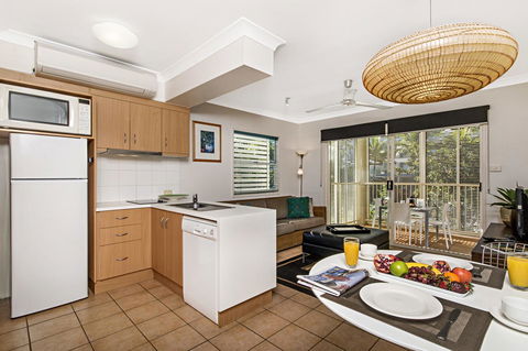 Port Douglas Apartments - Adults Only Oasis - Dalby Accommodation 15
