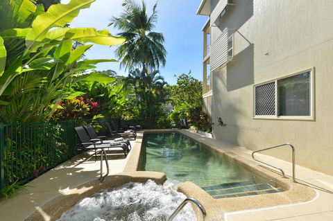Port Douglas Apartments - Adults Only Oasis - Dalby Accommodation 22